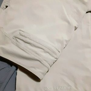 Under Armour brand Casual Capri Pant (sz 4)